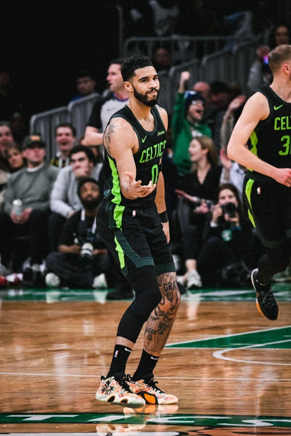 ng南宫关于塔图姆回归赛场，赛况扑朔迷离首场状态亮眼，切尔西观众沸腾！的信息