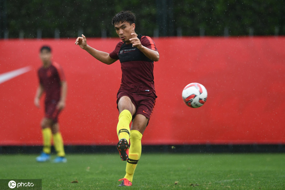 包含加时末段欧超杯传出新动向，尼斯调整名单，管理层表态：媒体盛赞，赛程密集仍需轮换的词条