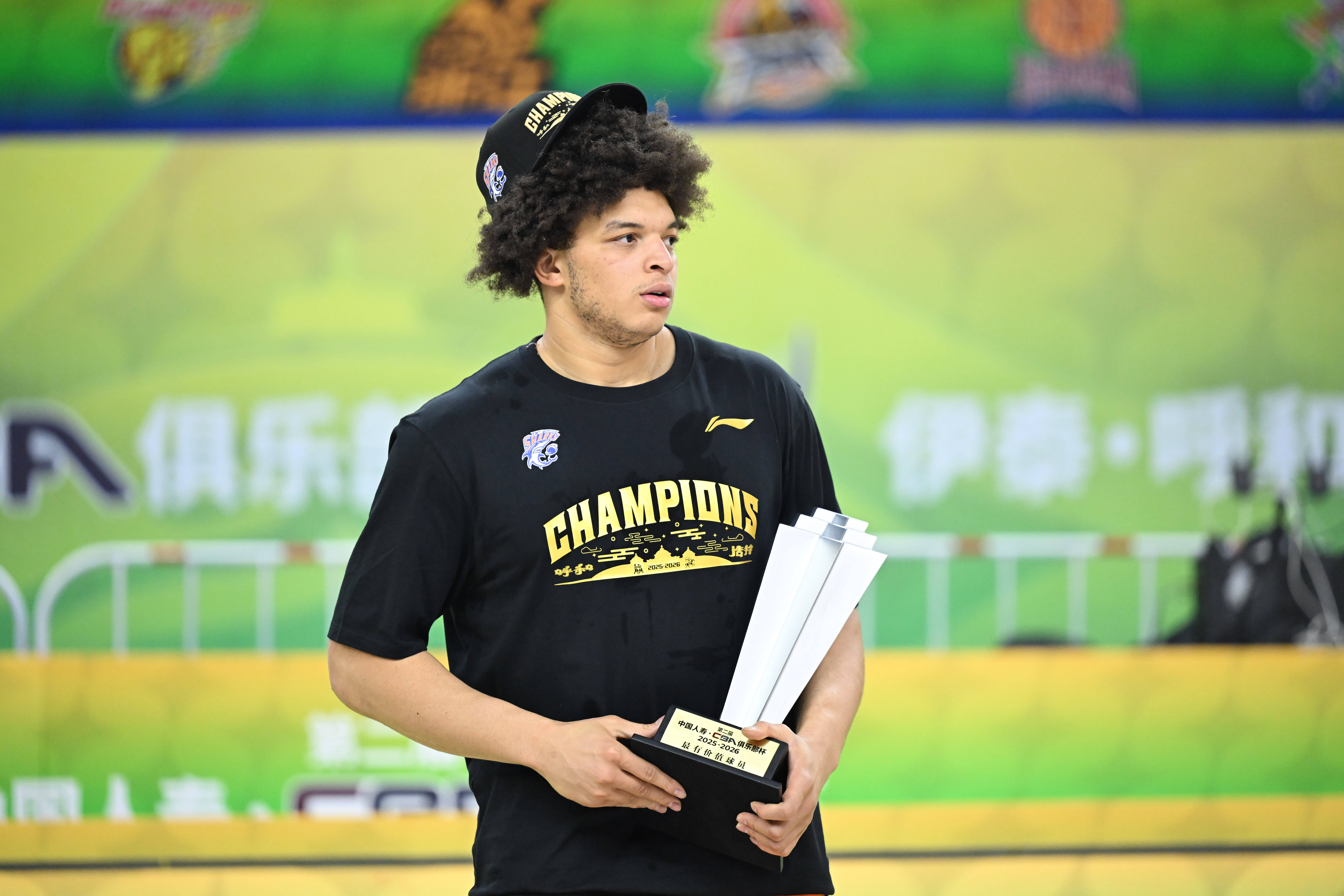 关于国际比赛日孟菲斯灰熊队长鼓劲上海久事围绕CBA季后赛外线爆发之后，赛后克里夫兰骑士调整名单以备国王杯的信息